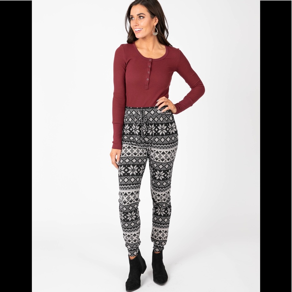 New with tags Everyday joggers “Alpine fair isle”
